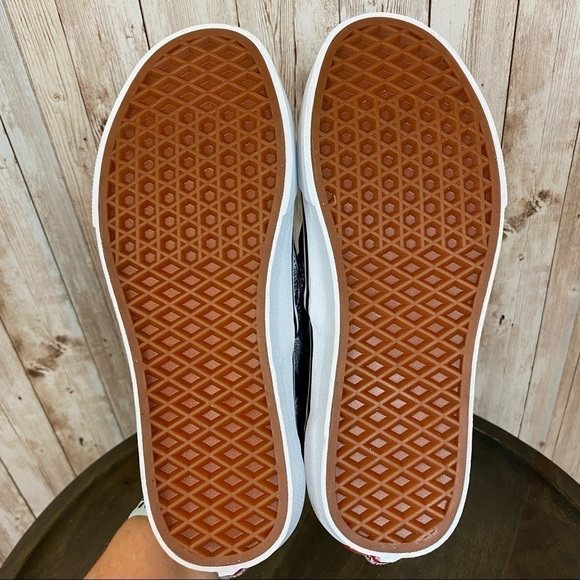 Vans Classic Slip On Wireframe Skulls Sneaker Size 6.5‎ Women - Picture 7 of 11